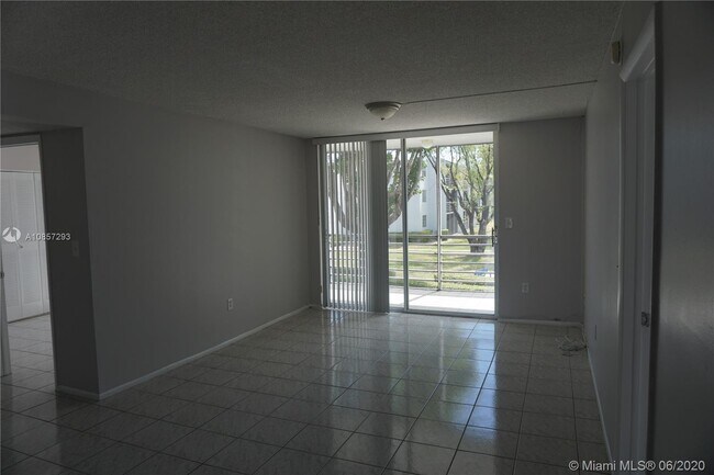 Foto del edificio - 14195 SW 87th St