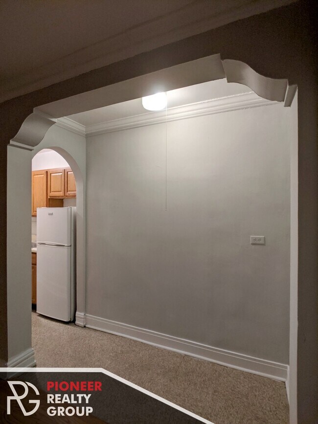 Foto del edificio - 429 W Roscoe St