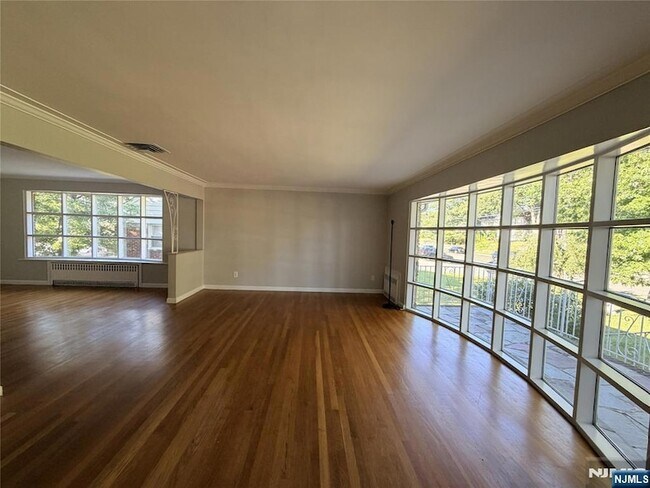Foto del edificio - 1069 Palisade Ave
