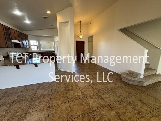 Building Photo - Great 4 Bedroom Home In Montecito Estates!