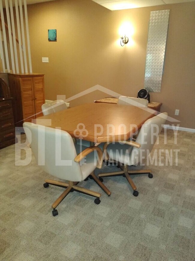 Foto del edificio - 490 Compton Ridge, Unit A