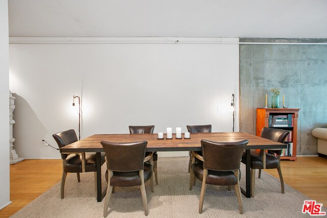 Foto del edificio - 1111 S Grand Ave