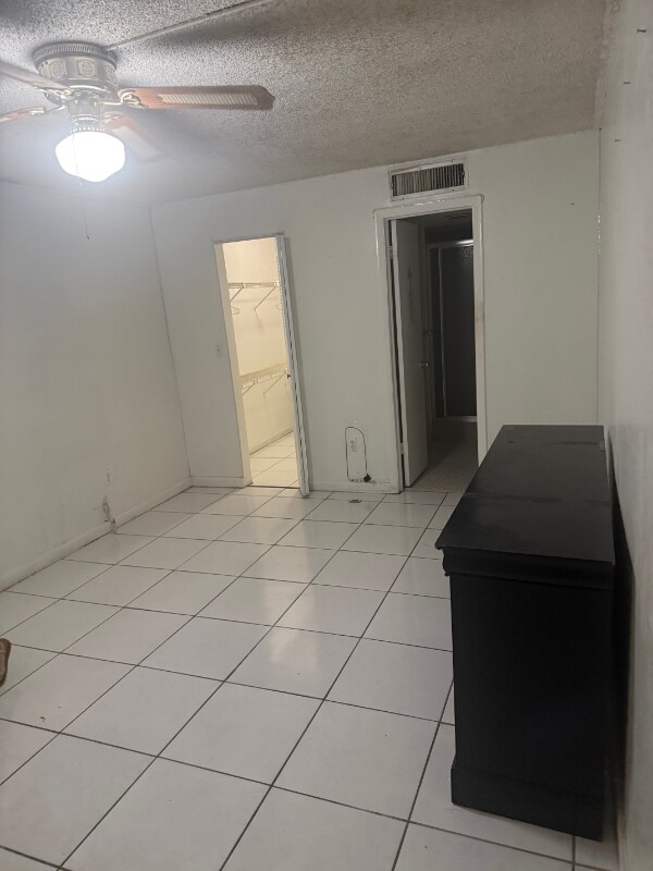 Building Photo - 14201 N Kendall Dr