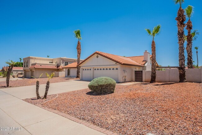 Building Photo - 3829 E Ahwatukee Dr