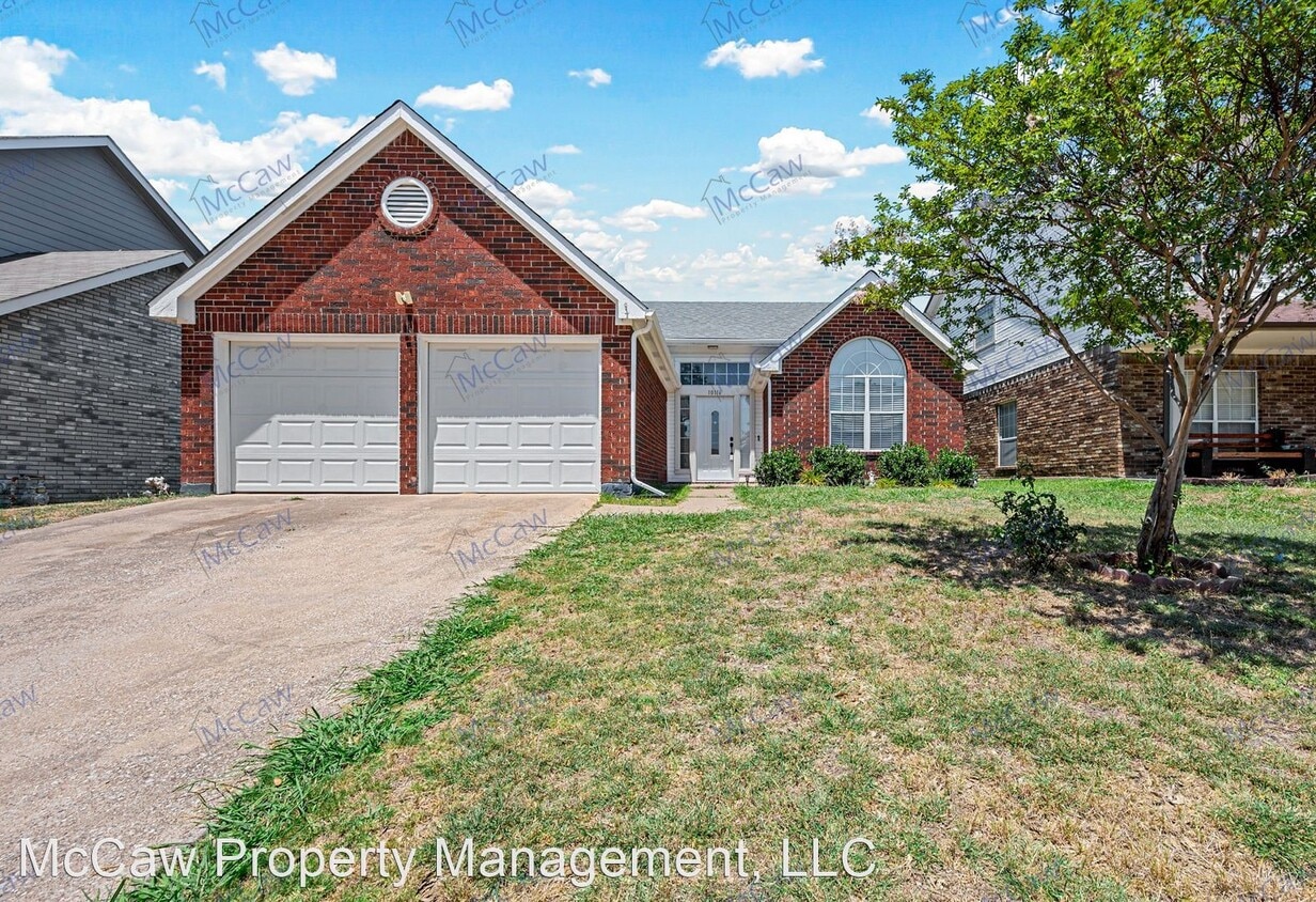 3 br, 2 bath House 10116 Long Rifle Dr. House Rental in Fort Worth