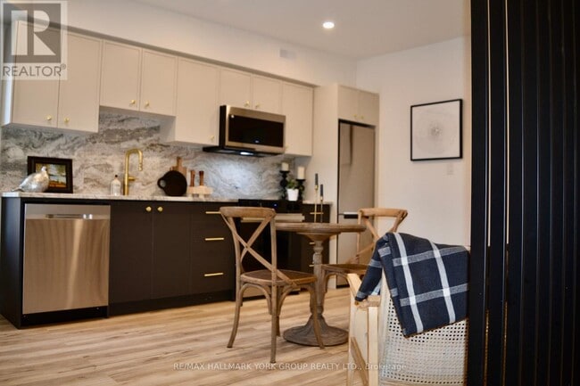 Building Photo - 398 Concord Ave