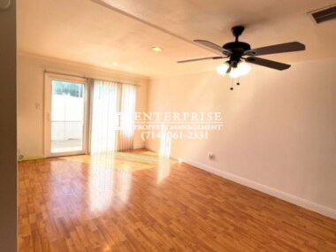 Foto del edificio - Spacious and Modern Home in Village Walk C...
