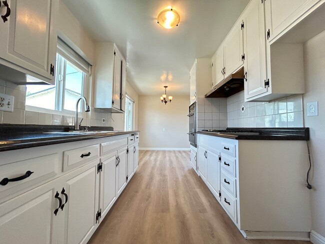 Foto del edificio - Beautifully Upgraded 3 Bed 2.5 Bath Home i...