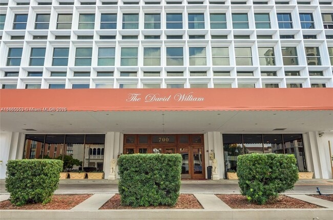Foto del edificio - 700 Biltmore Way