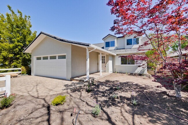 Building Photo - Spacious 4 Beds, 3 Baths Home in College T...