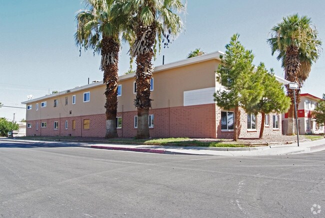 Building Photo - 2101 Sunrise Ave
