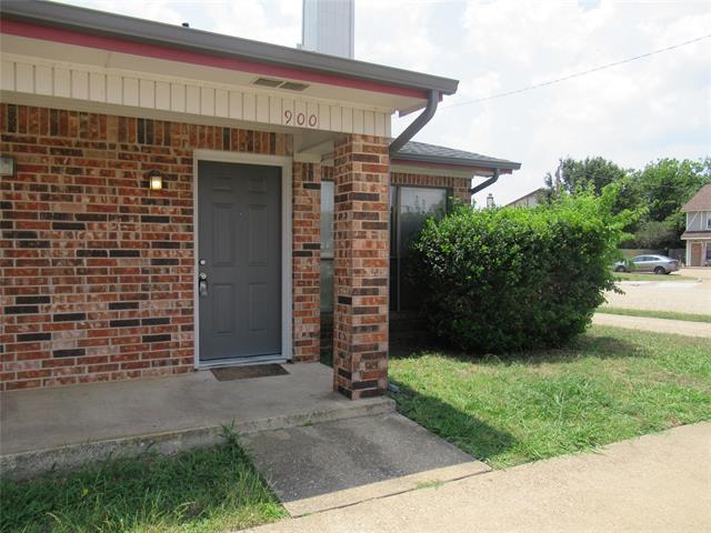 Primary Photo - 900 Meadow Cir N