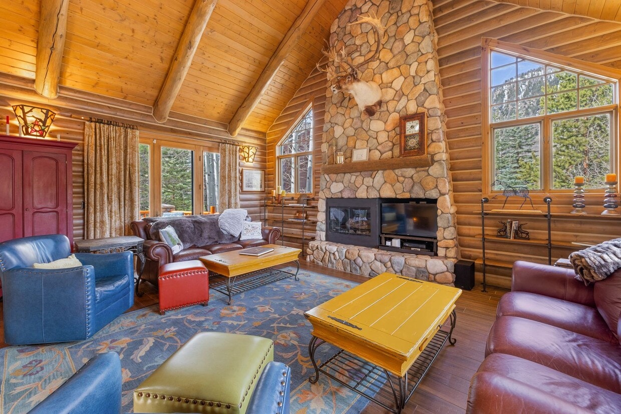 New to the market! Log home in Frisco! L... - New to the market!  Log home in Frisco!  L...