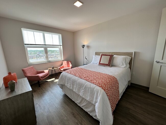 Dormitorio en el apartamento de un dormitorio - Red Oak at 409 Elm Street