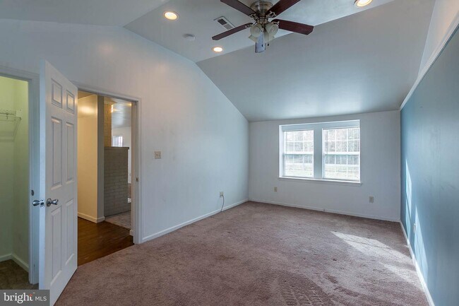 Building Photo - 40 Monroe Dr