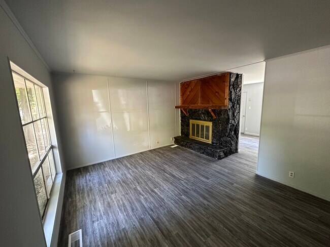 Foto del edificio - 801 Southmoor Dr