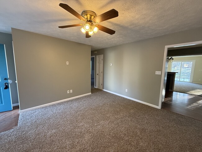 Foto del edificio - 234 Meadow Lark Ln