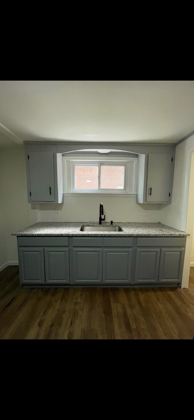 Kitchen - 68 1/2 Lexington Ave