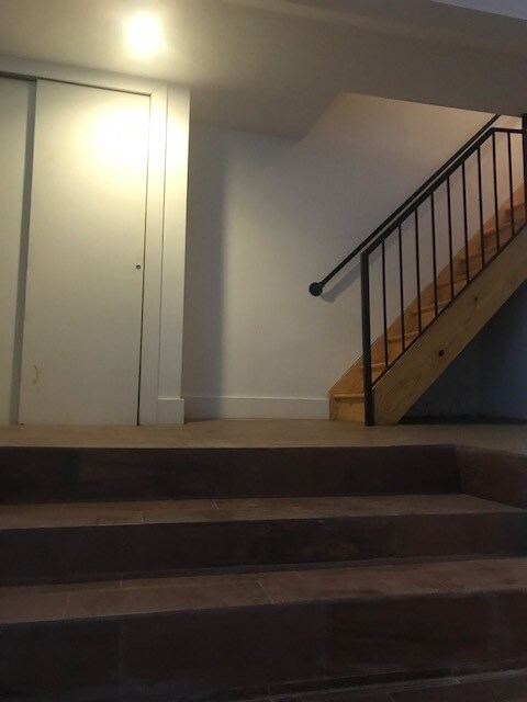 Building Photo - 1386 Lincoln Pl