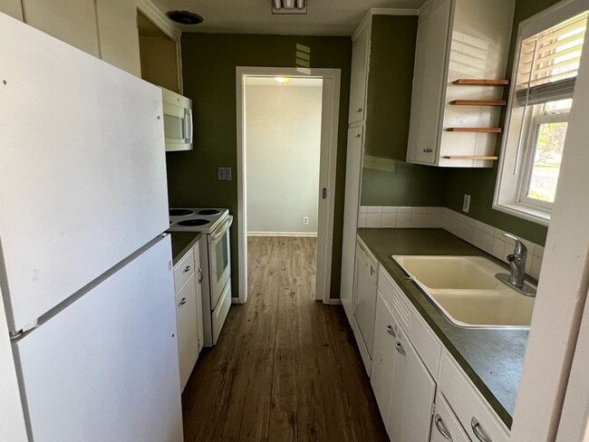 Building Photo - Central Richland Duplex with Full Basement