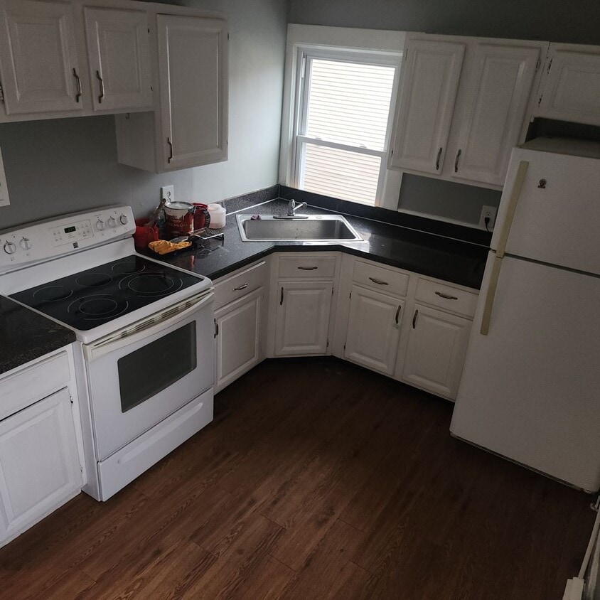 Primary Photo - 73 Pearl St