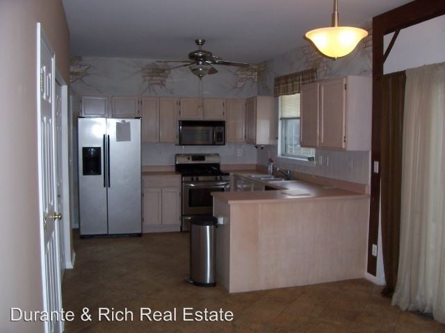 Building Photo - 439 Barnaby Dr