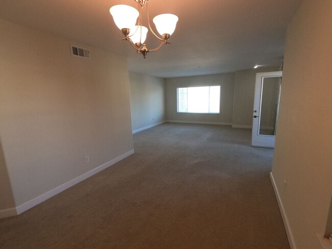 Building Photo - 1587 S Novato Blvd