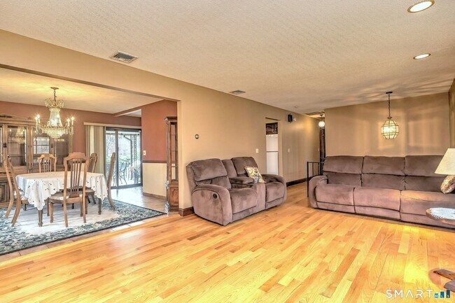 Foto del edificio - 4565 Madison Ave