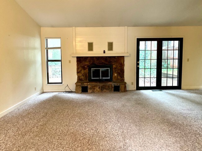 Foto del edificio - 526 Penstock Dr