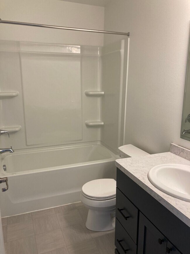 Foto del edificio - 3 Bed 3 Bath Twin Home