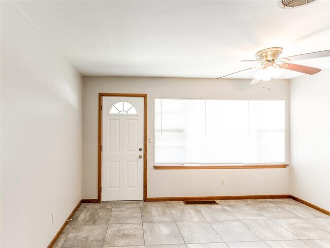 Foto del edificio - 1804 Melrose Dr