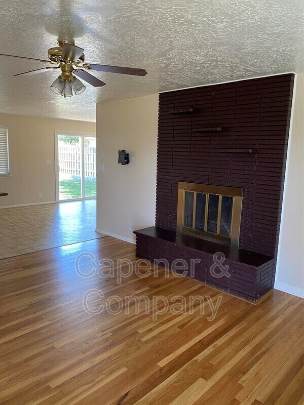 Building Photo - 524 W 700 S