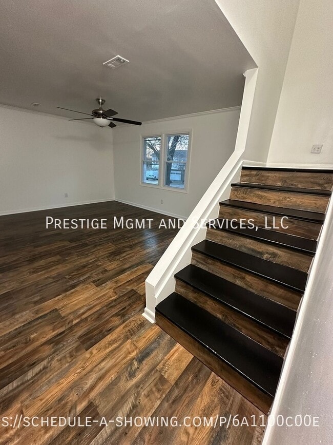 Foto del edificio - 319 Devonwood Ct