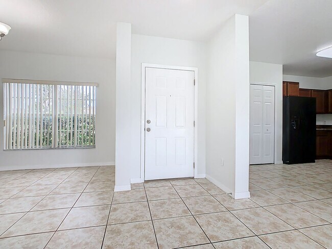 Foto del edificio - Bella Pointe-4044 Marina Isle Dr Kissimmee...