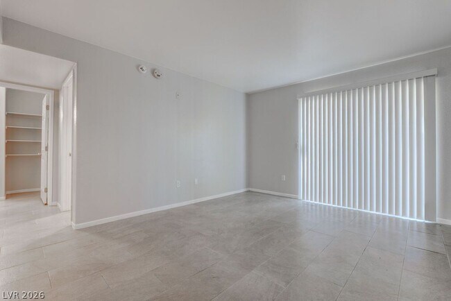 Building Photo - 7885 W Flamingo Rd