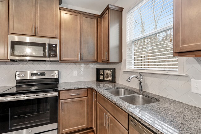 Building Photo - 901 Society Cir SW, Atlanta, GA 30331