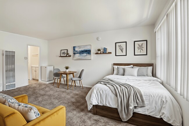 Building Photo - Crenshaw Terrace