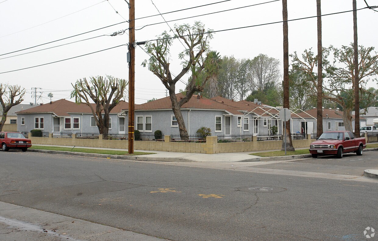 Foto del edificio - 701 W Maple Ave