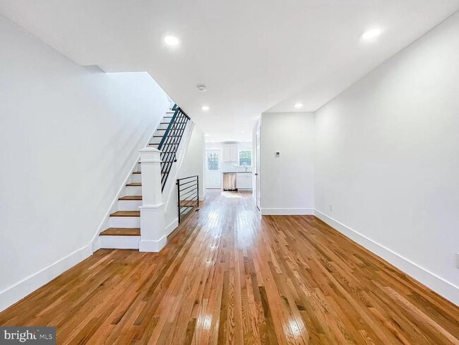 Foto del edificio - 506 Titan St