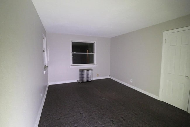 Building Photo - 4241 Rocky River Drive #10