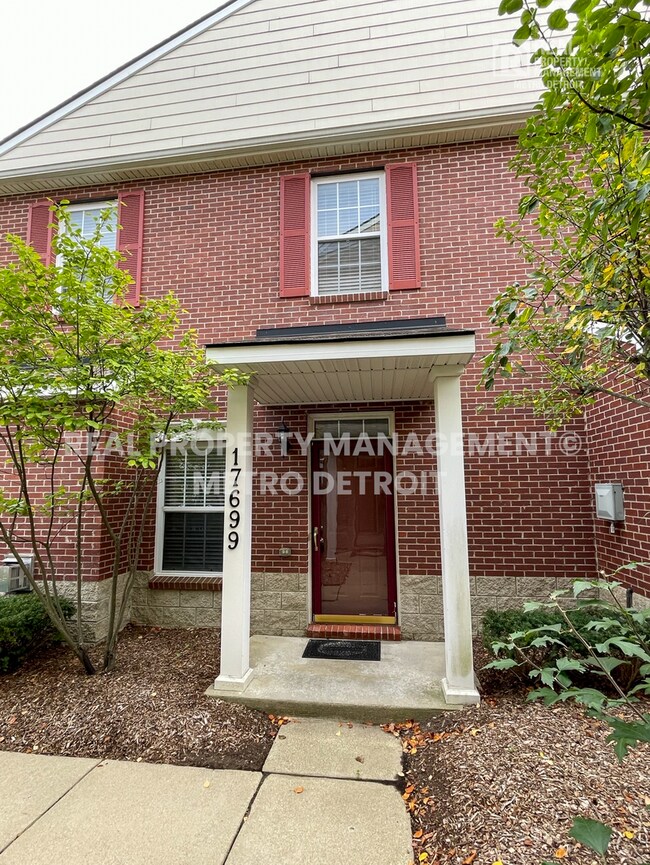 Foto del edificio - 17699 Windflower Dr