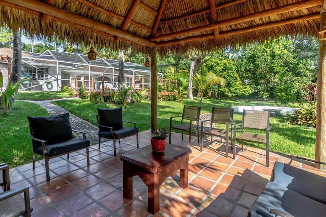 Foto del edificio - 15146 93rd Ln N
