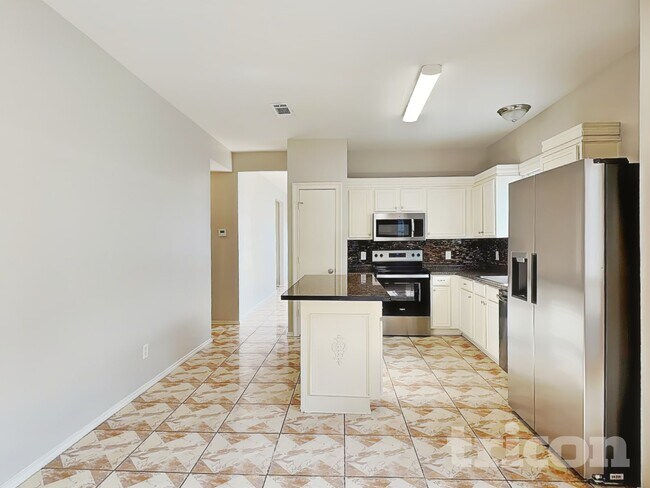 Foto del edificio - 7112 Avington Way