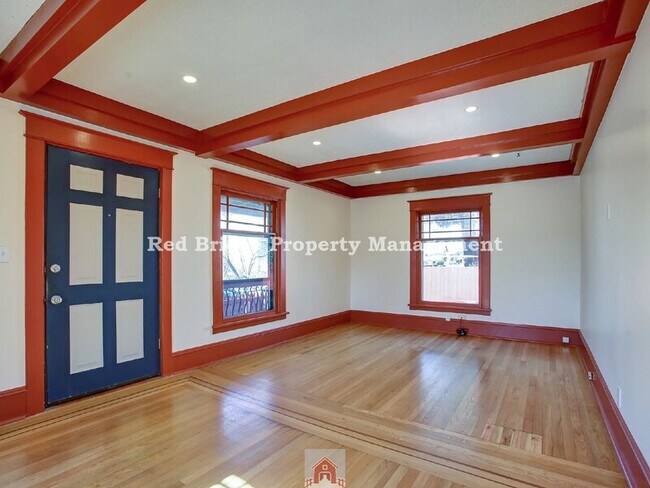 Building Photo - 5022 NE 23rd Ave