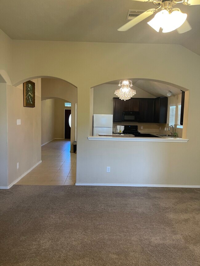 Foto del edificio - 7911 Branson Park Ln