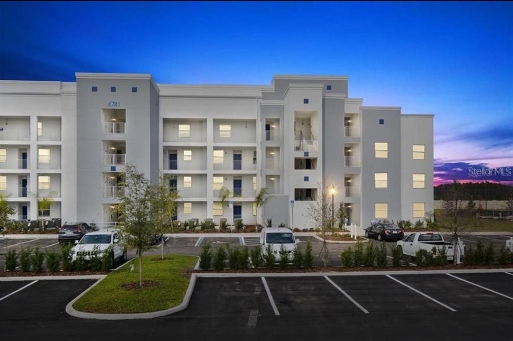 Foto principal - 4731 Clock Tower Dr