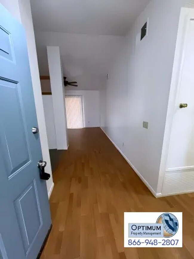 Foto del edificio - Spacious 4 Bedroom, 2 Bathroom Home in Central Victorville