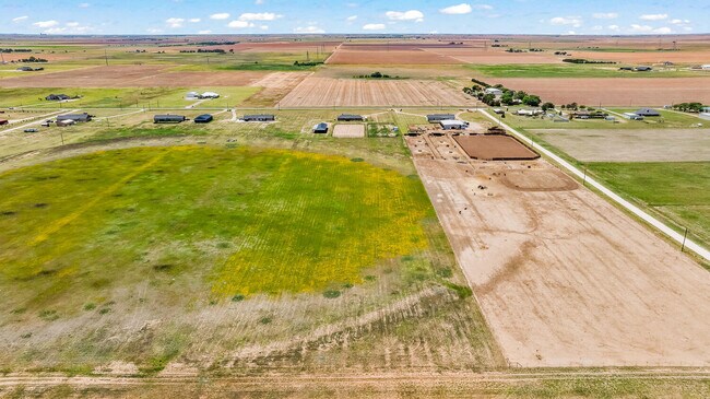 Foto del edificio - 9410 N Farm to Market Rd 1729