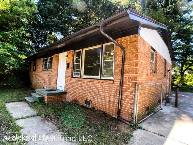 Building Photo - 3 br, 1 bath House - 624 Mobile St