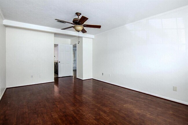 Building Photo - 505 Heathgate Dr